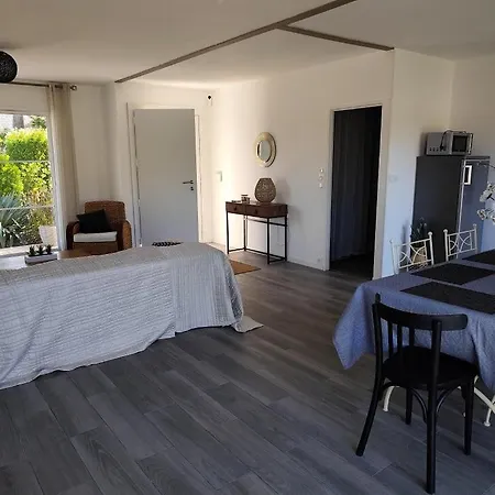 펜션 Maison Dans Quartier Calme *